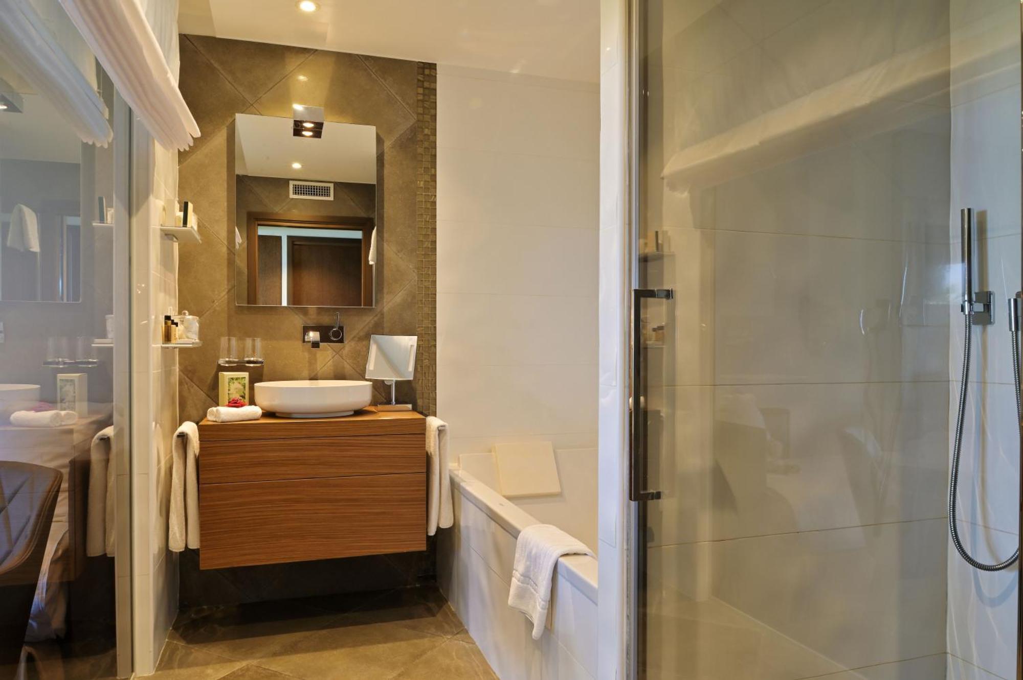Hotel Le Week End Ajaccio  Bagian luar foto