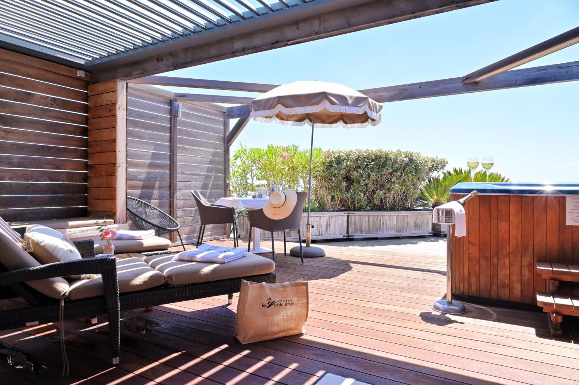 Hotel Le Week End Ajaccio  Bagian luar foto