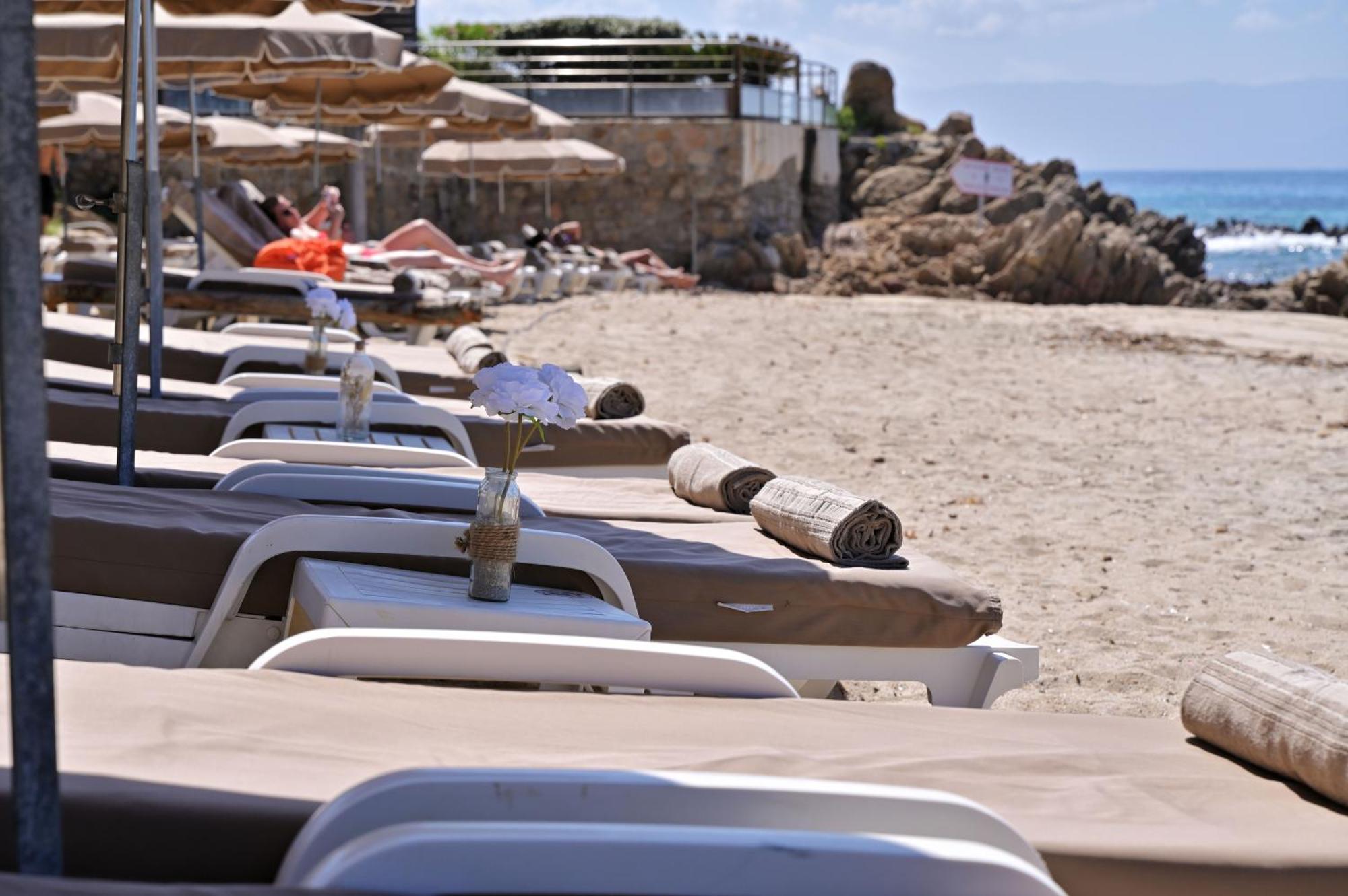 Hotel Le Week End Ajaccio  Bagian luar foto