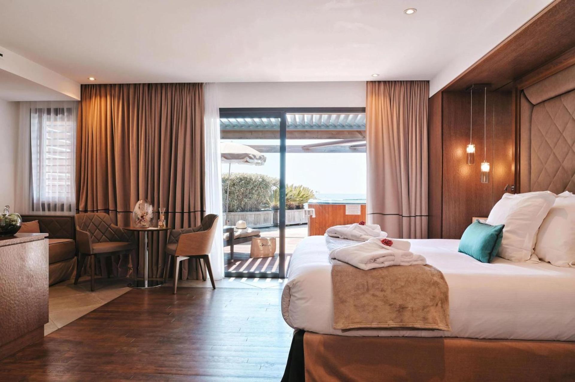 Hotel Le Week End Ajaccio  Bagian luar foto