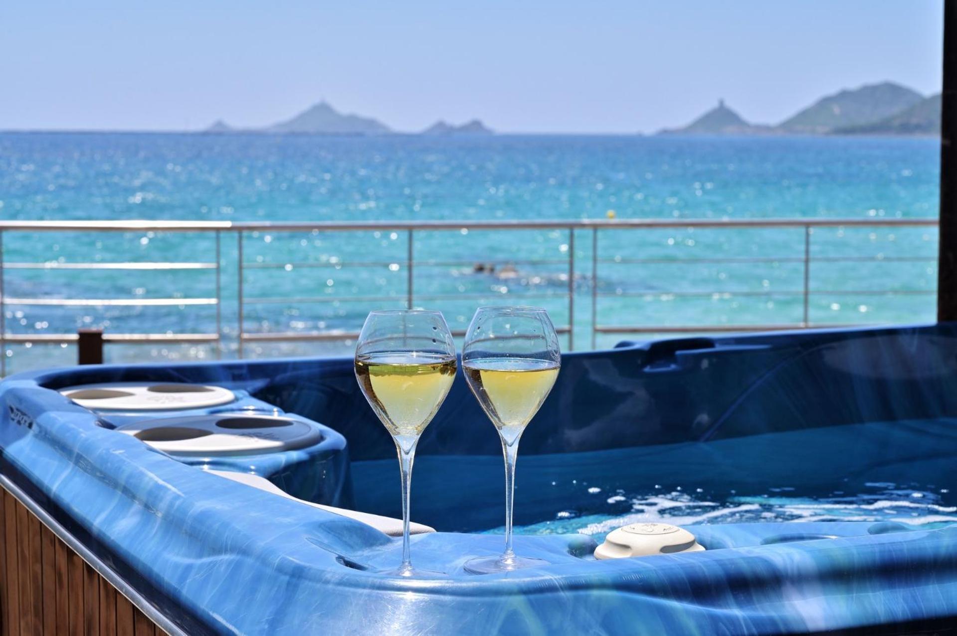 Hotel Le Week End Ajaccio  Bagian luar foto